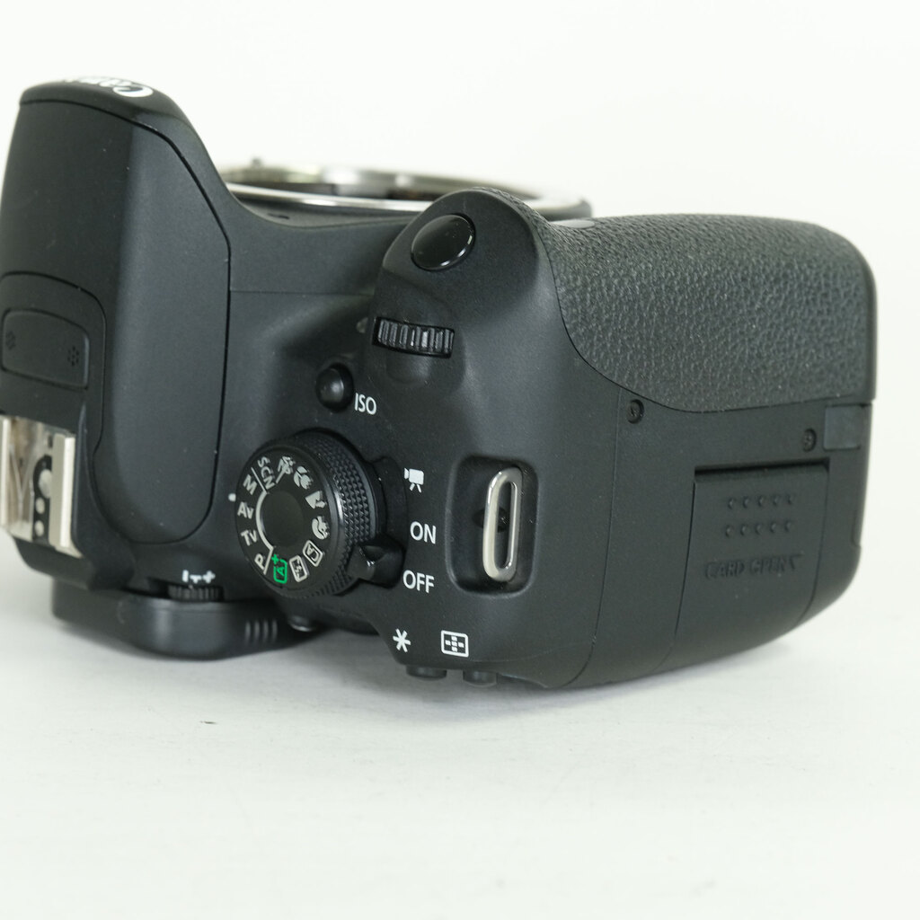 Canon EOS Kiss X7i