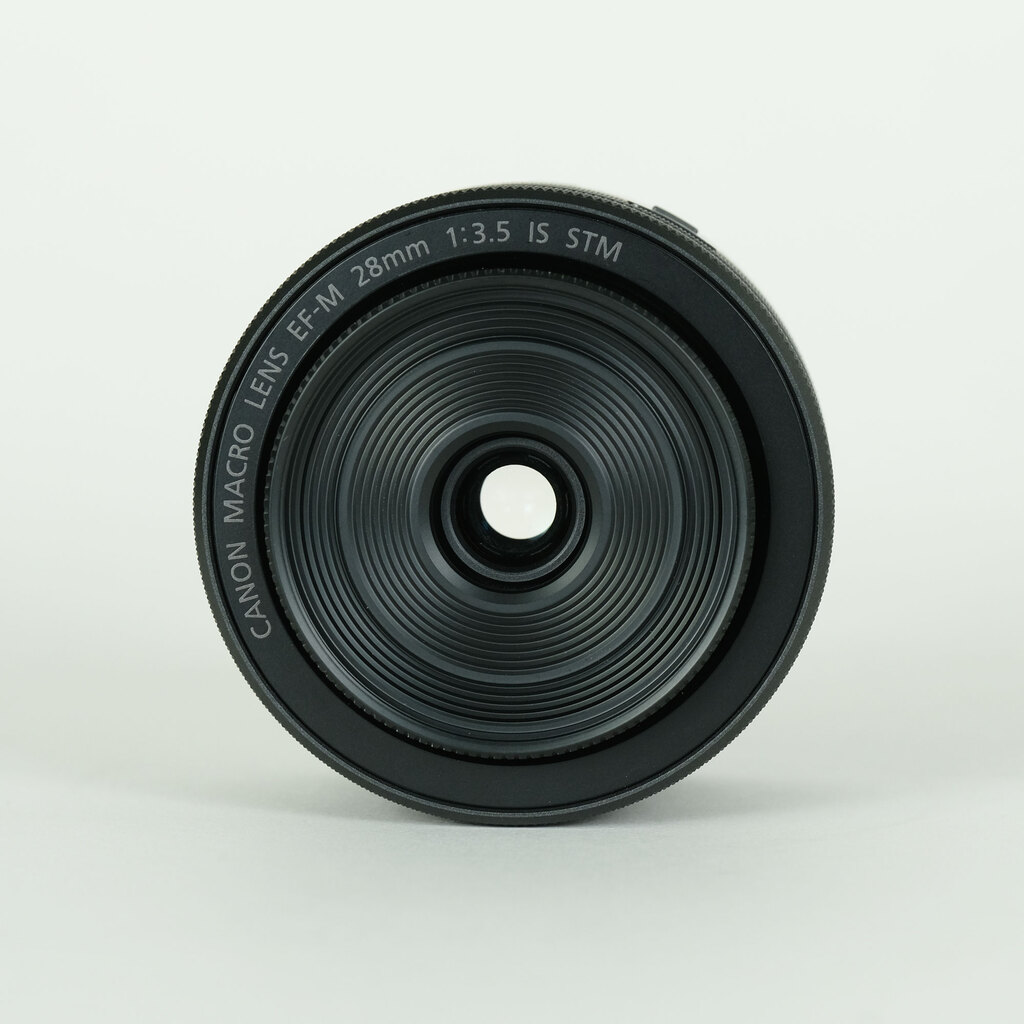 Canon EF-M28mm F3.5 マクロ IS STM