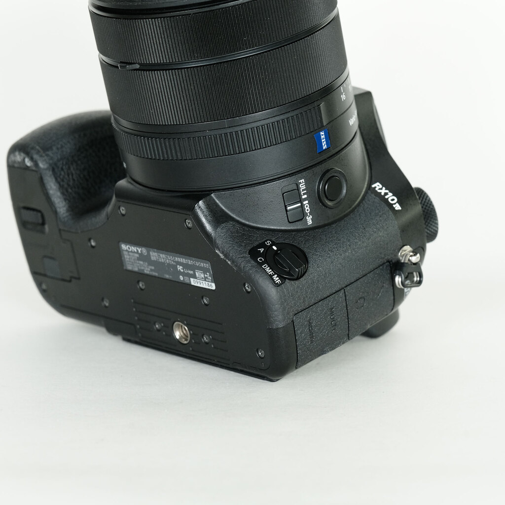 SONY Cyber-shot DSC-RX10M4 SONY Cyber-shot DSC-RX10M4