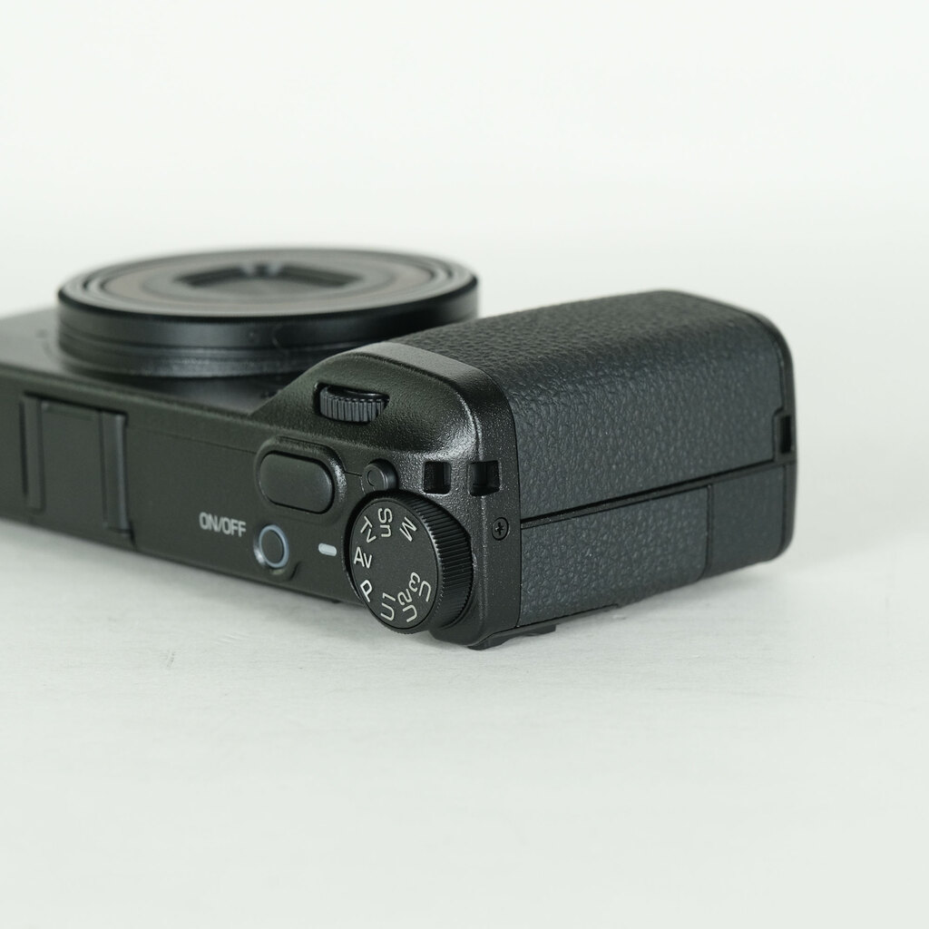 RICOH GR IV