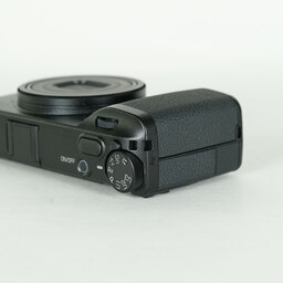 RICOH GR IV