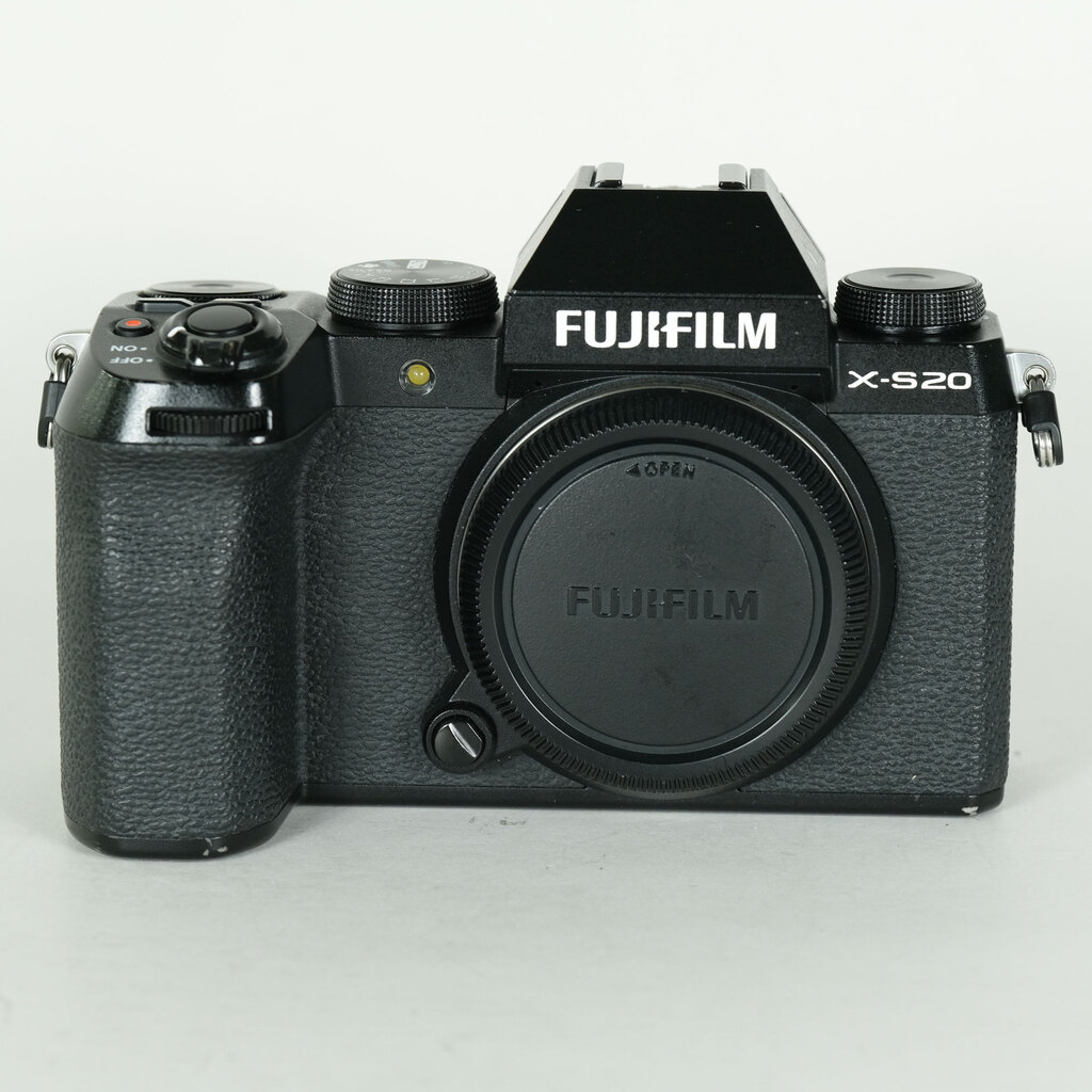 FUJIFILM X-S20 ボディ 中古価格比較 - 価格.com