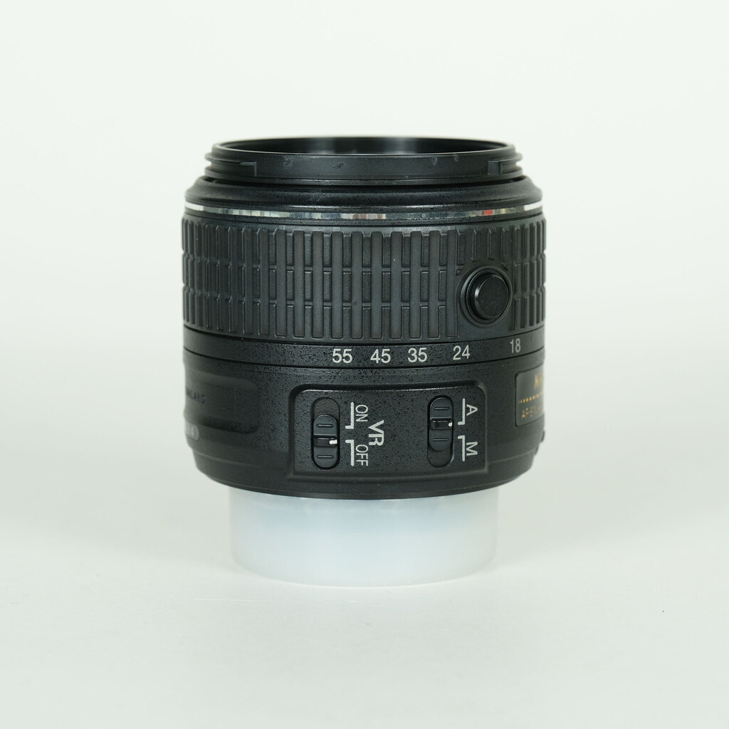 Nikon AF-S DX NIKKOR 18-55mm f3.5-5.6G VR II Nikon AF-S DX NIKKOR 18-55mm f3.5-5.6G VR II