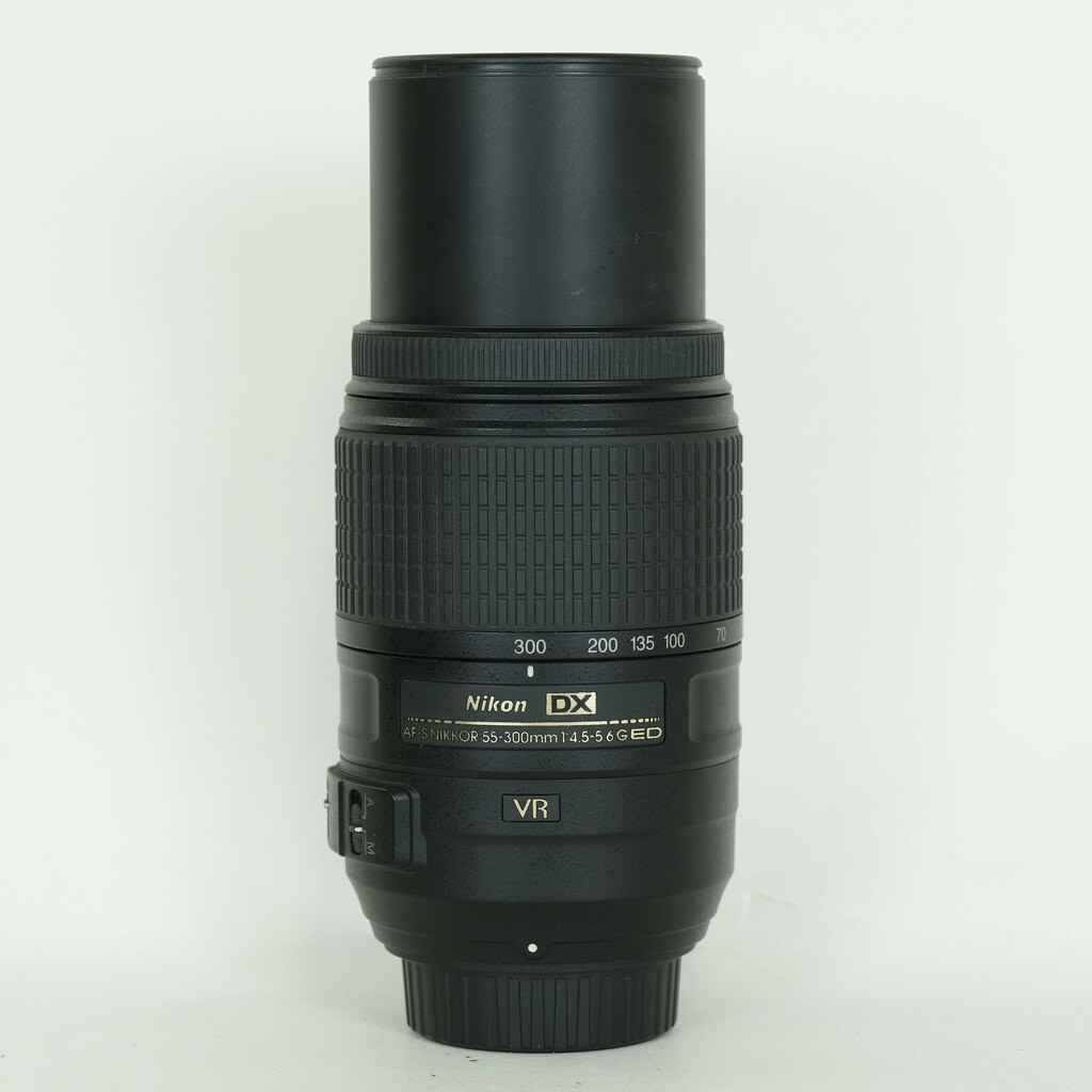 Nikon AF-S DX NIKKOR 55-300mm F4.5-5.6G ED VR Nikon AF-S DX NIKKOR 55-300mm F4.5-5.6G ED VR