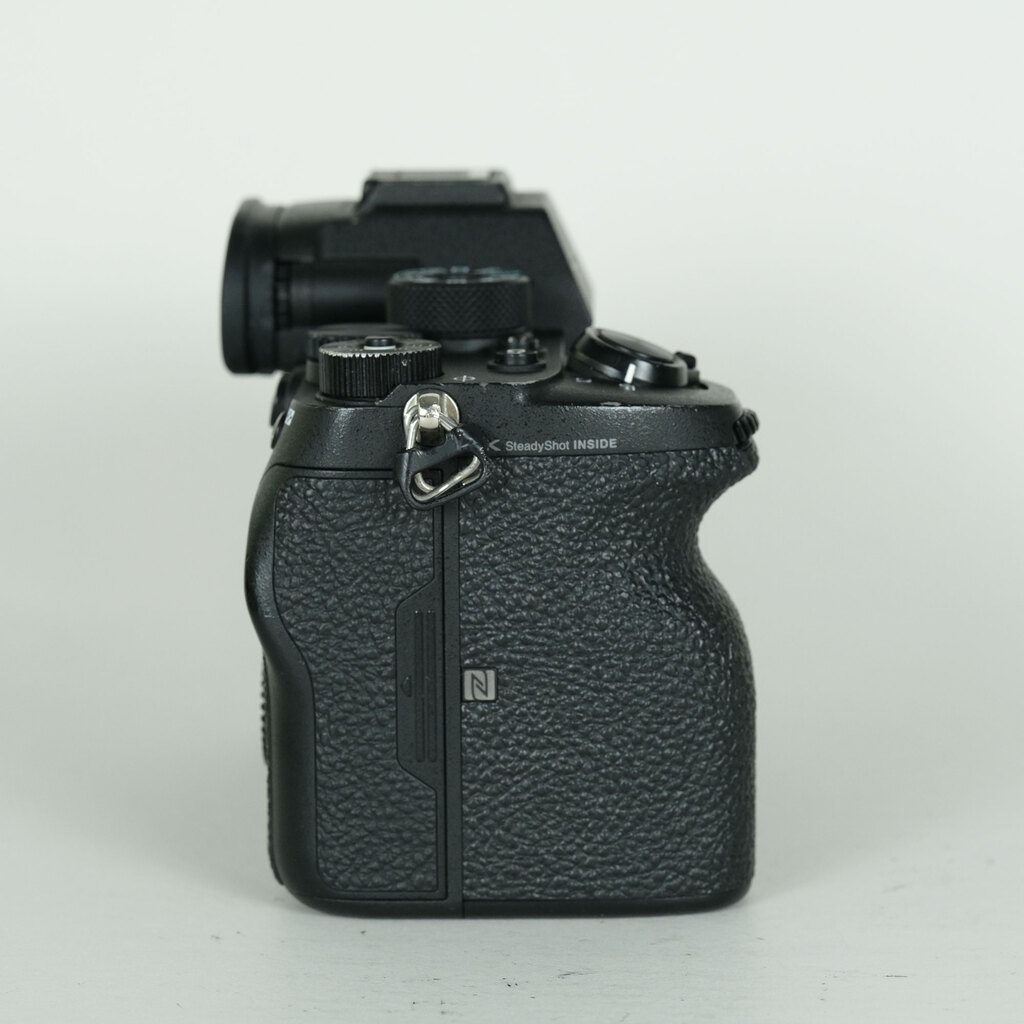 SONY α9 II（ILCE-9M2）の出品 | ONE SCENE（ワンシーン）