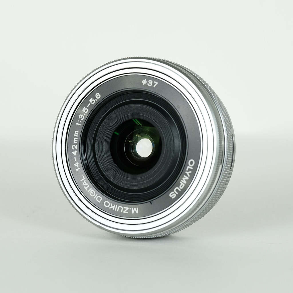 OLYMPUS M.ZUIKO DIGITAL ED 14-42mm F3.5-5.6 EZ シルバー