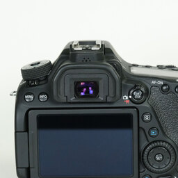 Canon EOS 80D