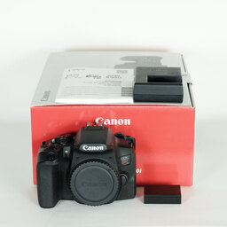 Canon EOS Kiss X10i