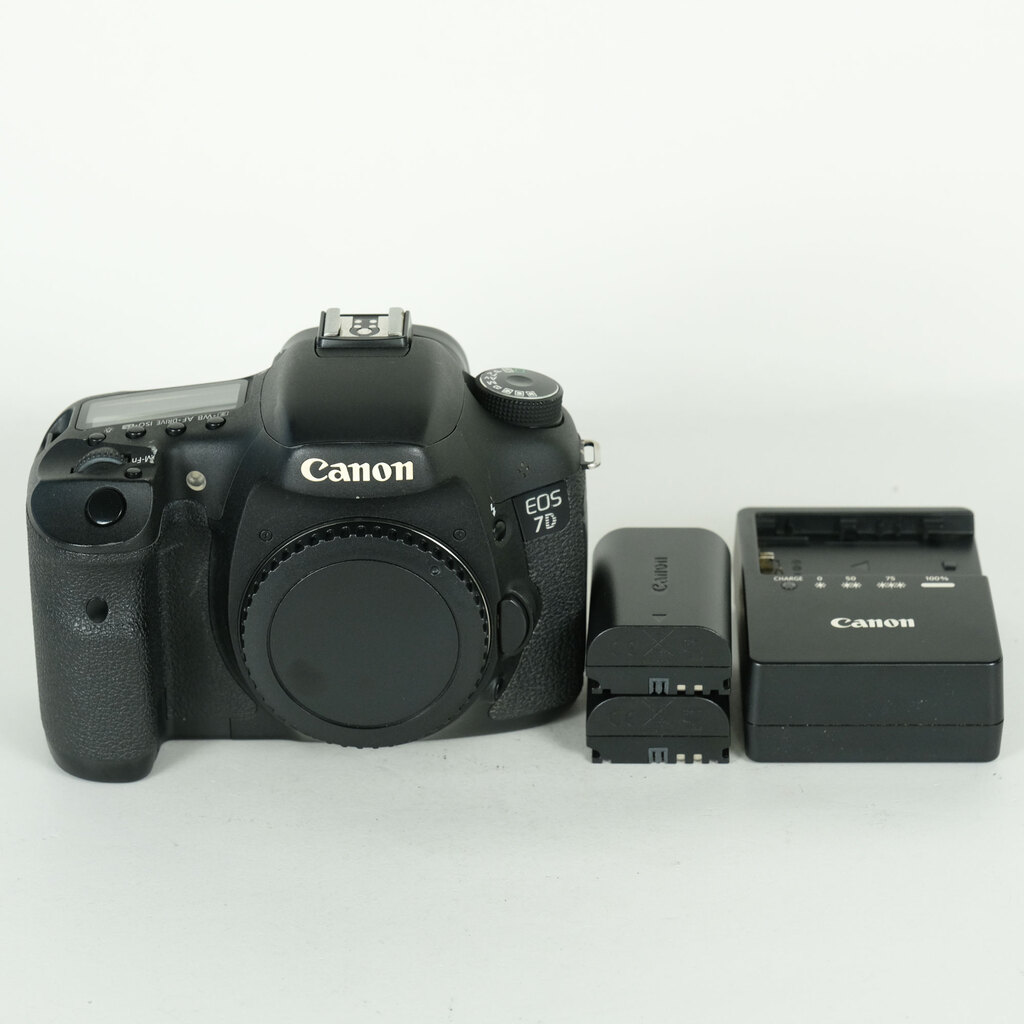 Canon EOS 7D ボディの出品 | ONE SCENE（ワンシーン）