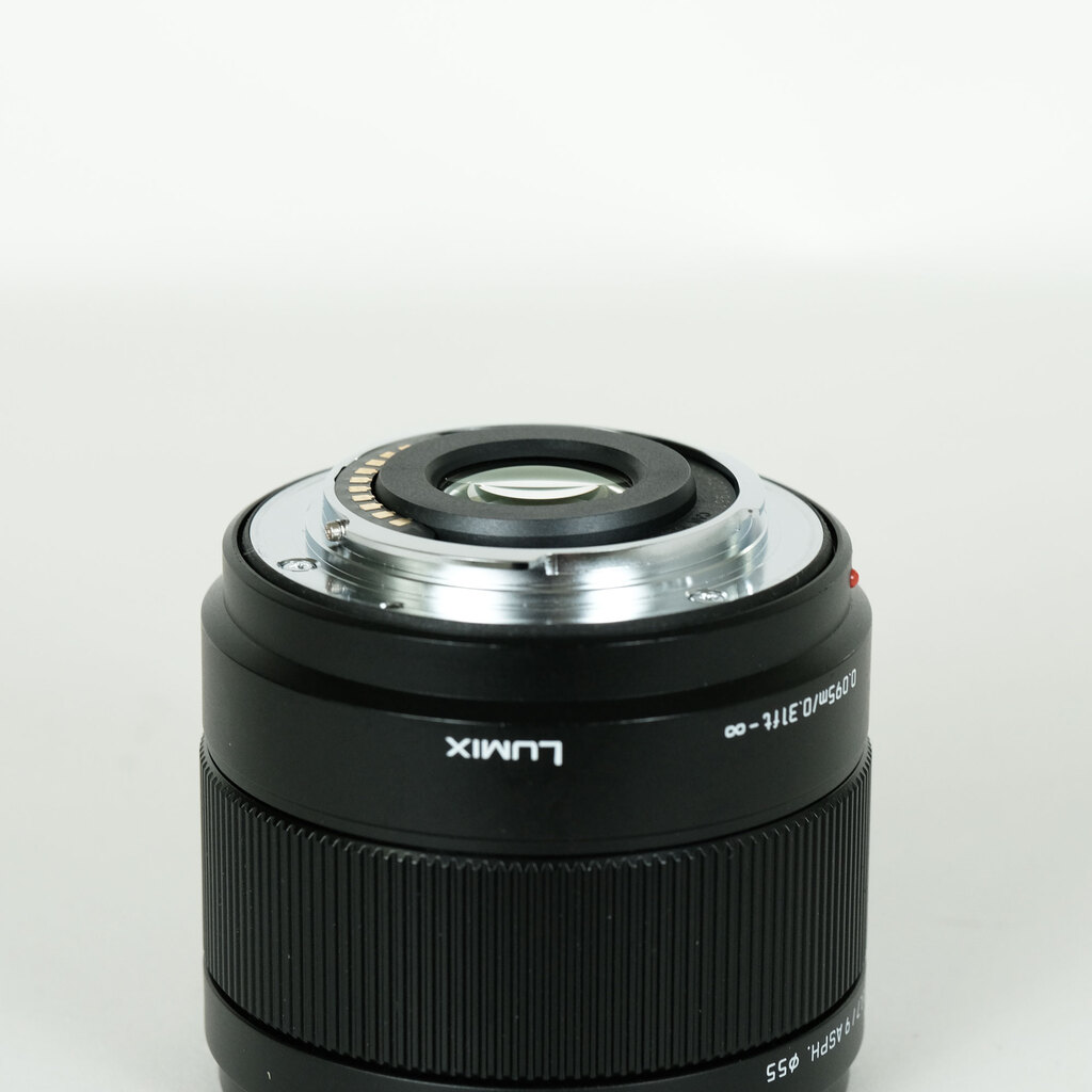 Panasonic LEICA DG SUMMILUX 9mm / F1.7 ASPH.