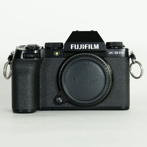 FUJIFILM X-S10