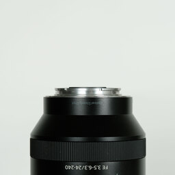 SONY FE 24-240mm F3.5-6.3 OSS SEL24240