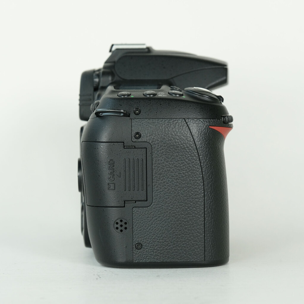 Nikon D90 ボディの出品 | ONE SCENE（ワンシーン）