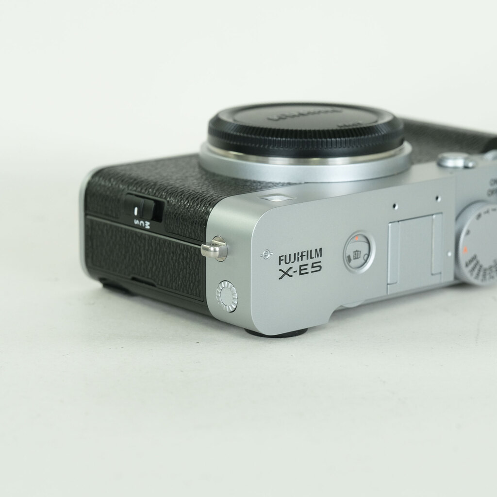 FUJIFILM X-E5