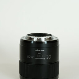 Panasonic LUMIX G MACRO 30mm F2.8 ASPH. MEGA O.I.S.