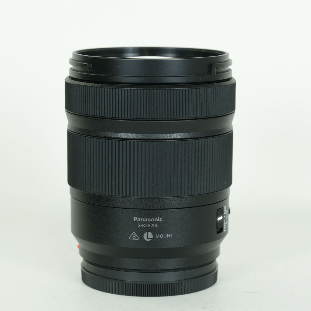 Panasonic LUMIX S 28-200mm F4-7.1 MACRO O.I.S. Panasonic LUMIX S 28-200mm F4-7.1 MACRO O.I.S.