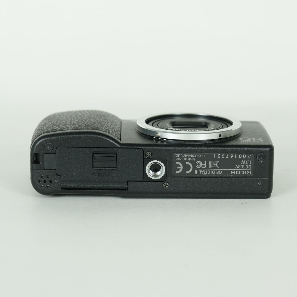 RICOH GR DIGITAL IIの出品 | ONE SCENE（ワンシーン）