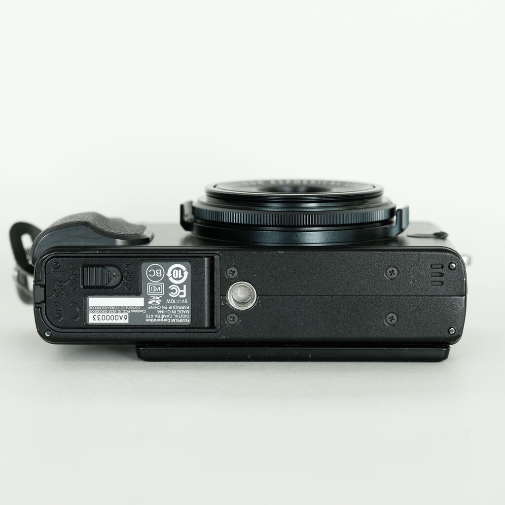 FUJIFILM X70 ブラック