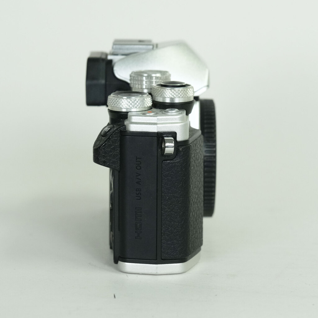 OLYMPUS OM-D E-M10 Mark II