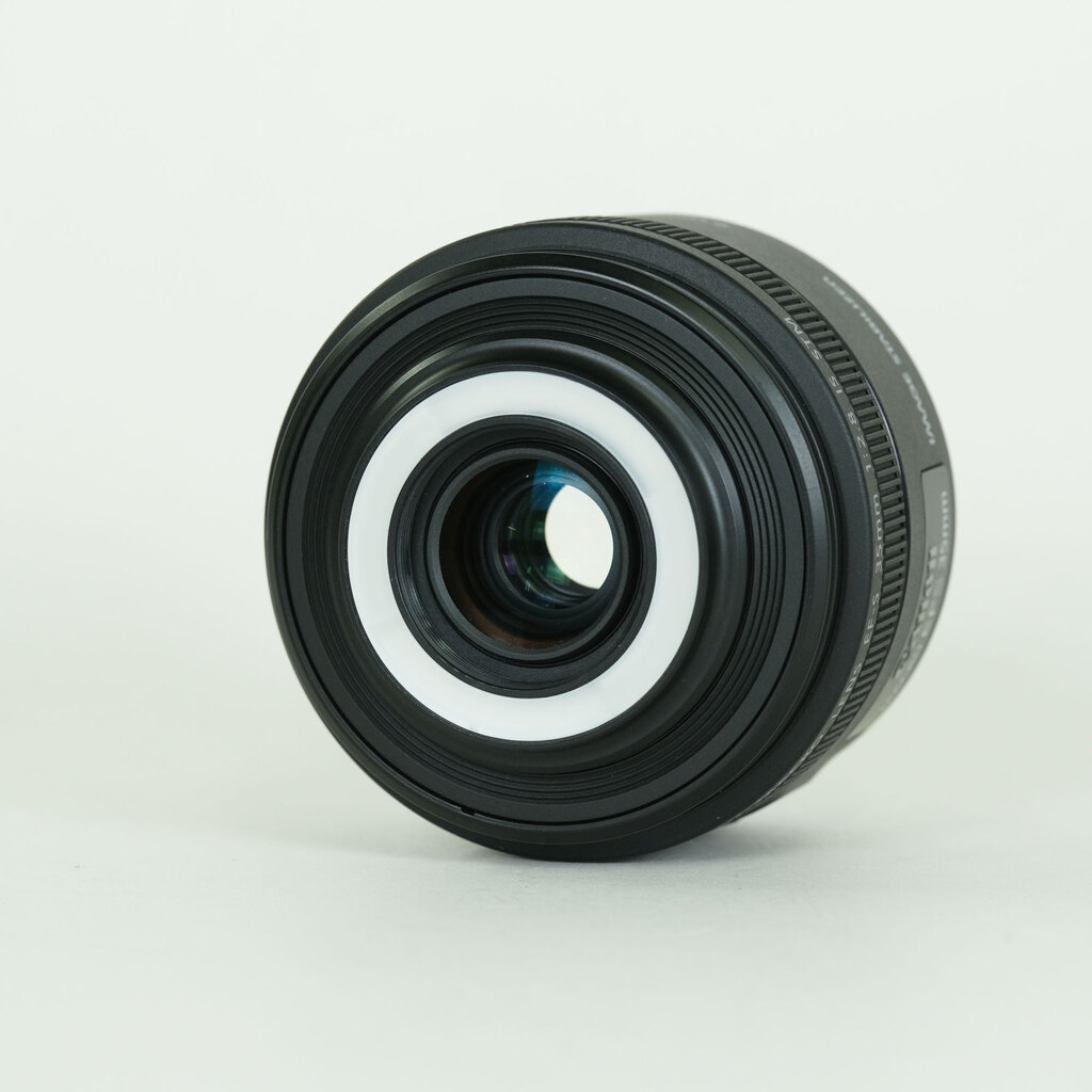 Canon EF-S35mm F2.8 マクロ IS STM
