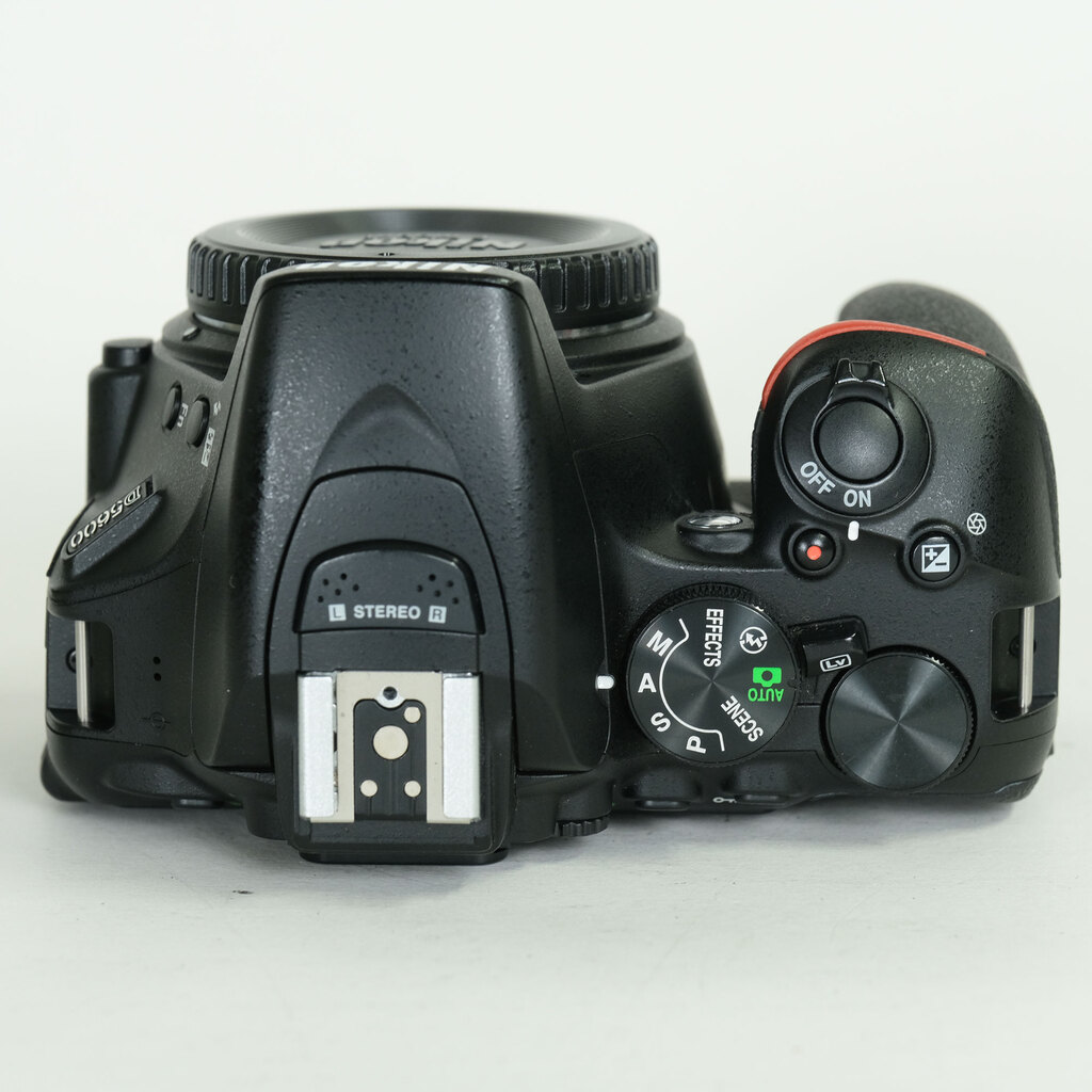 Nikon D5600