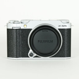 FUJIFILM X-M5
