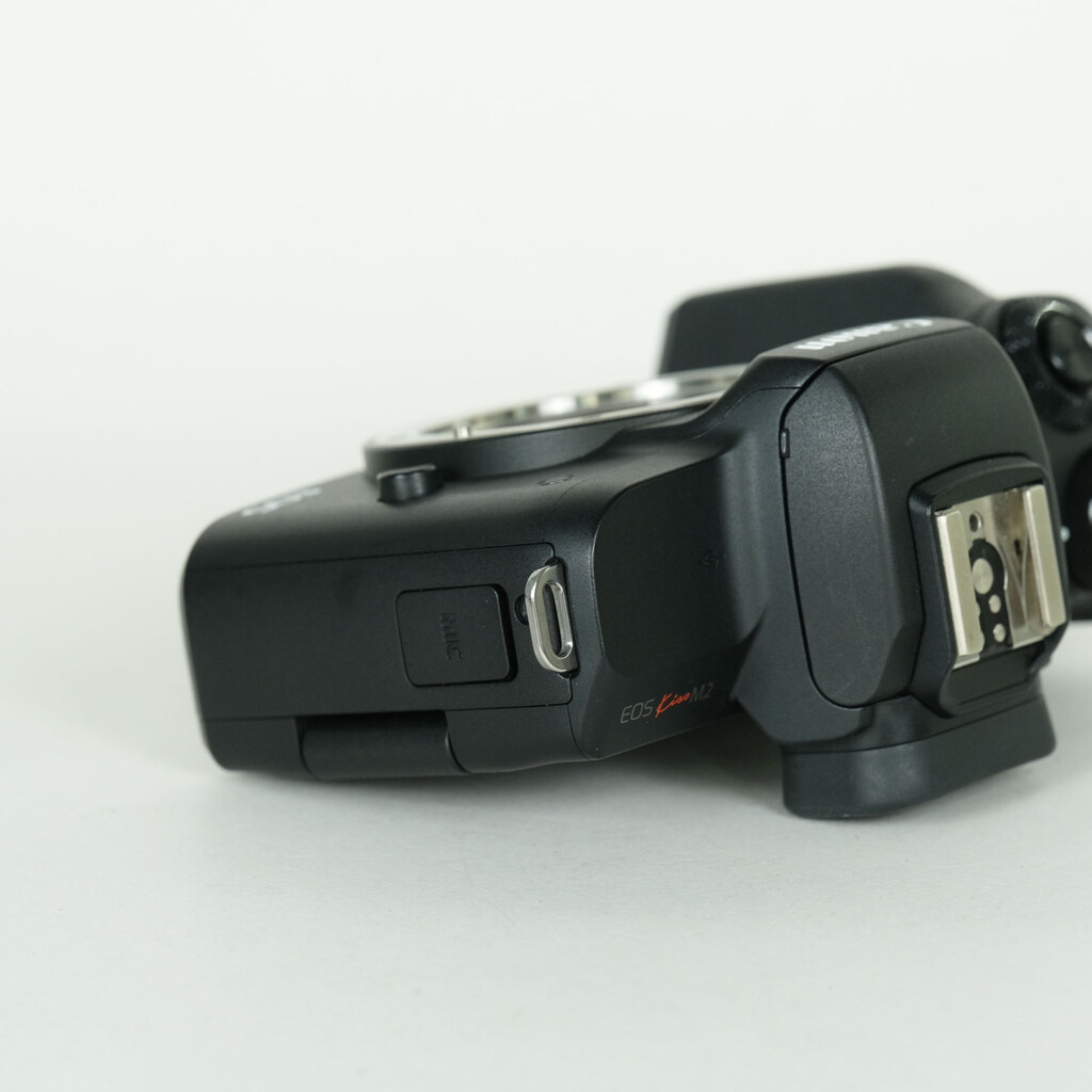 Canon EOS Kiss M2