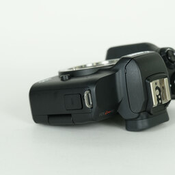 Canon EOS Kiss M2