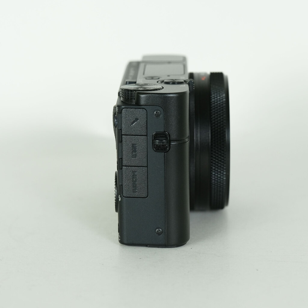 SONY Cyber-shot DSC-RX100M7