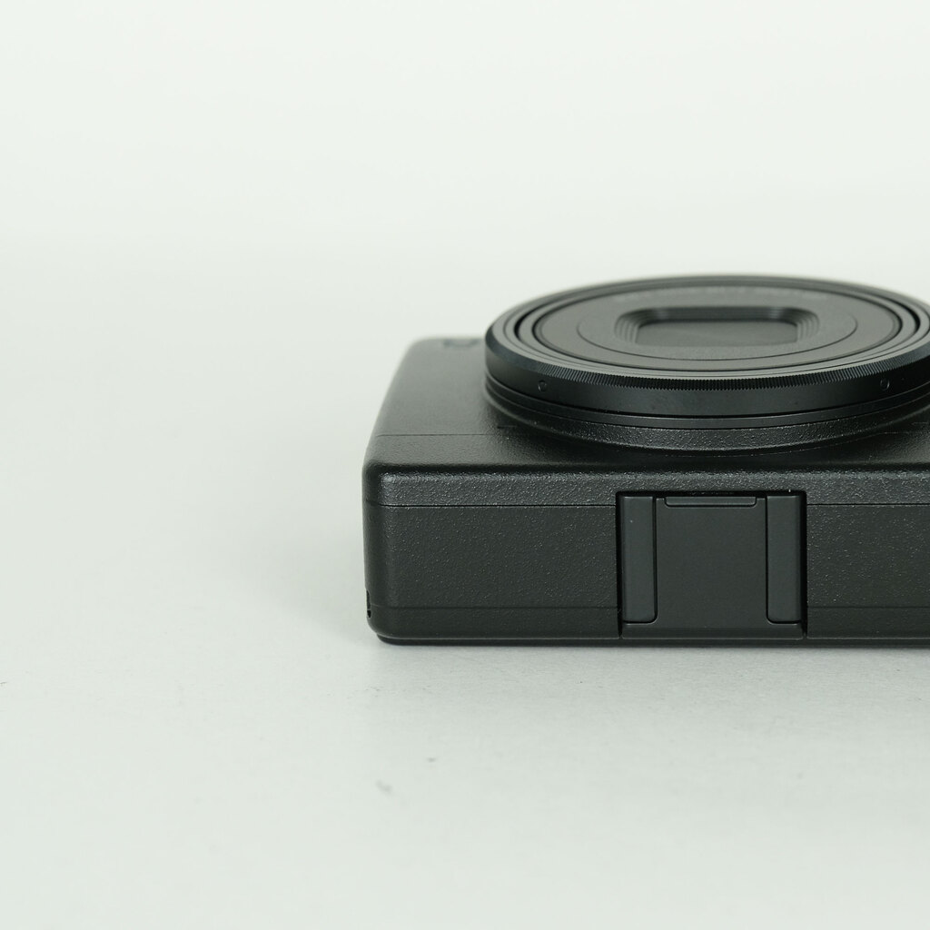 RICOH GR IV