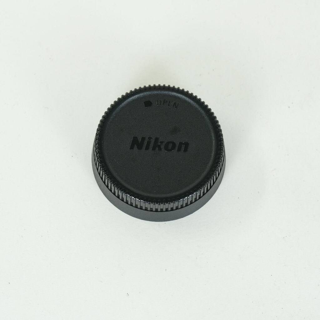 Nikon AF-S DX VR Zoom-Nikkor 55-200mm F4-5.6G IF-ED Nikon AF-S DX VR Zoom-Nikkor 55-200mm F4-5.6G IF-ED