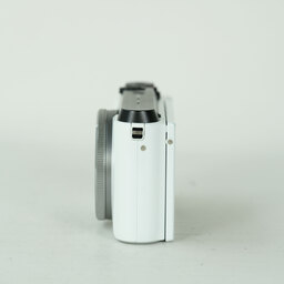 CASIO EXILIM EX-FC300SWE ホワイト