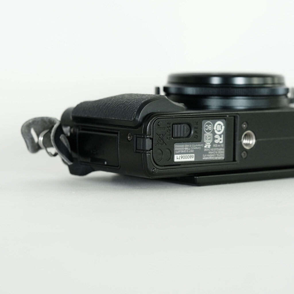 FUJIFILM X70 ブラック