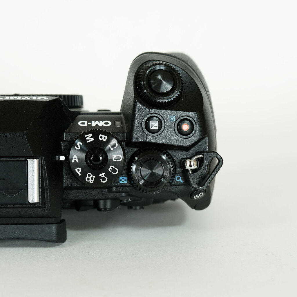 OLYMPUS OM-D E-M1 Mark III