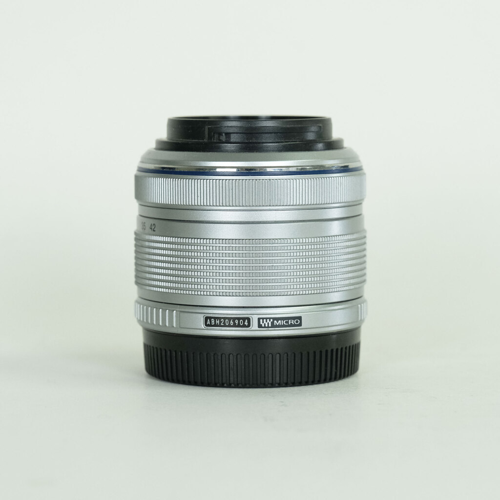 OLYMPUS M.ZUIKO DIGITAL 14-42mm F3.5-5.6IIR シルバー