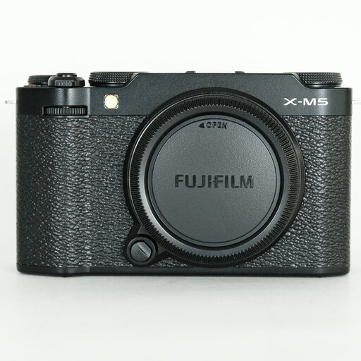 FUJIFILM X-M5
