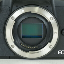 Canon EOS Kiss M2