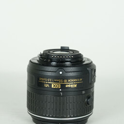Nikon AF-S DX NIKKOR 18-55mm f3.5-5.6G VR II Nikon AF-S DX NIKKOR 18-55mm f3.5-5.6G VR II