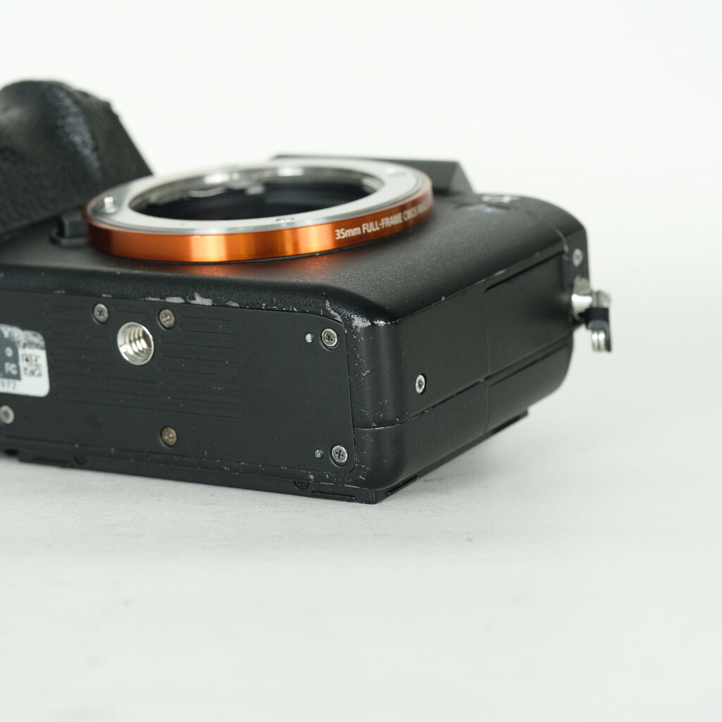 SONY α7S II（ILCE-7SM2）の出品 | ONE SCENE（ワンシーン）