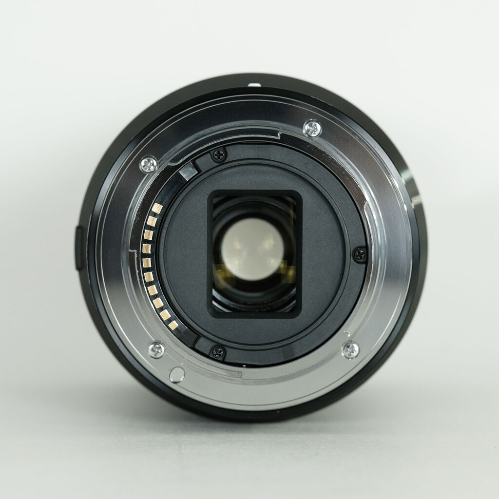 SONY E18-200mm F3.5-6.3 OSS LE SEL18200LE