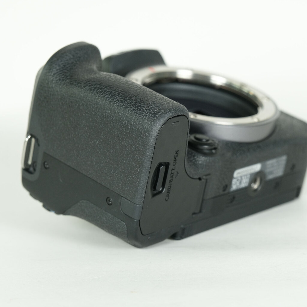 Canon EOS R10