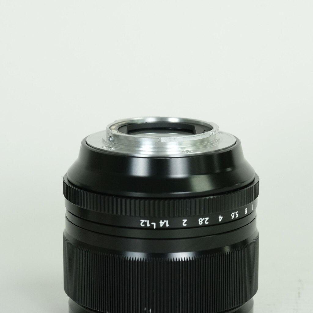 FUJIFILM XF56mmF1.2 R