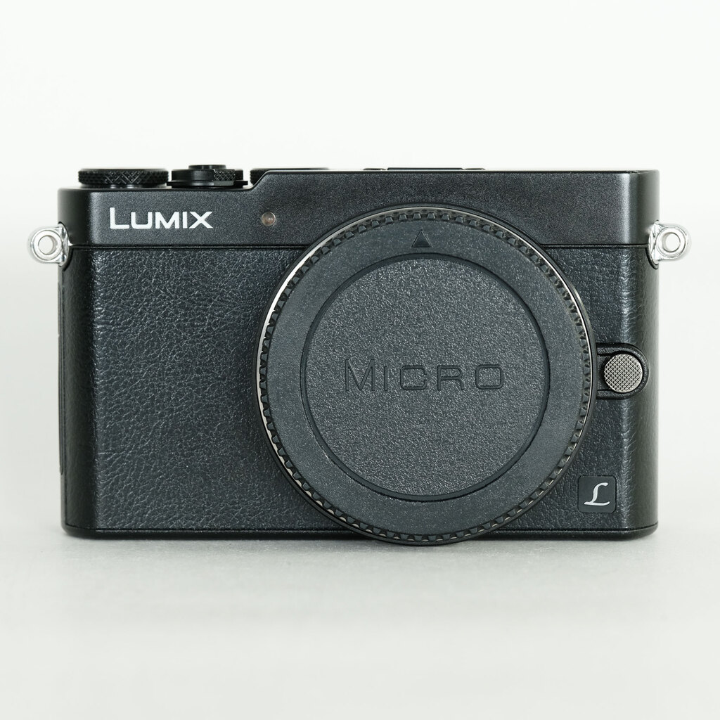 Panasonic LUMIX DMC-GM5ボディ ブラック
