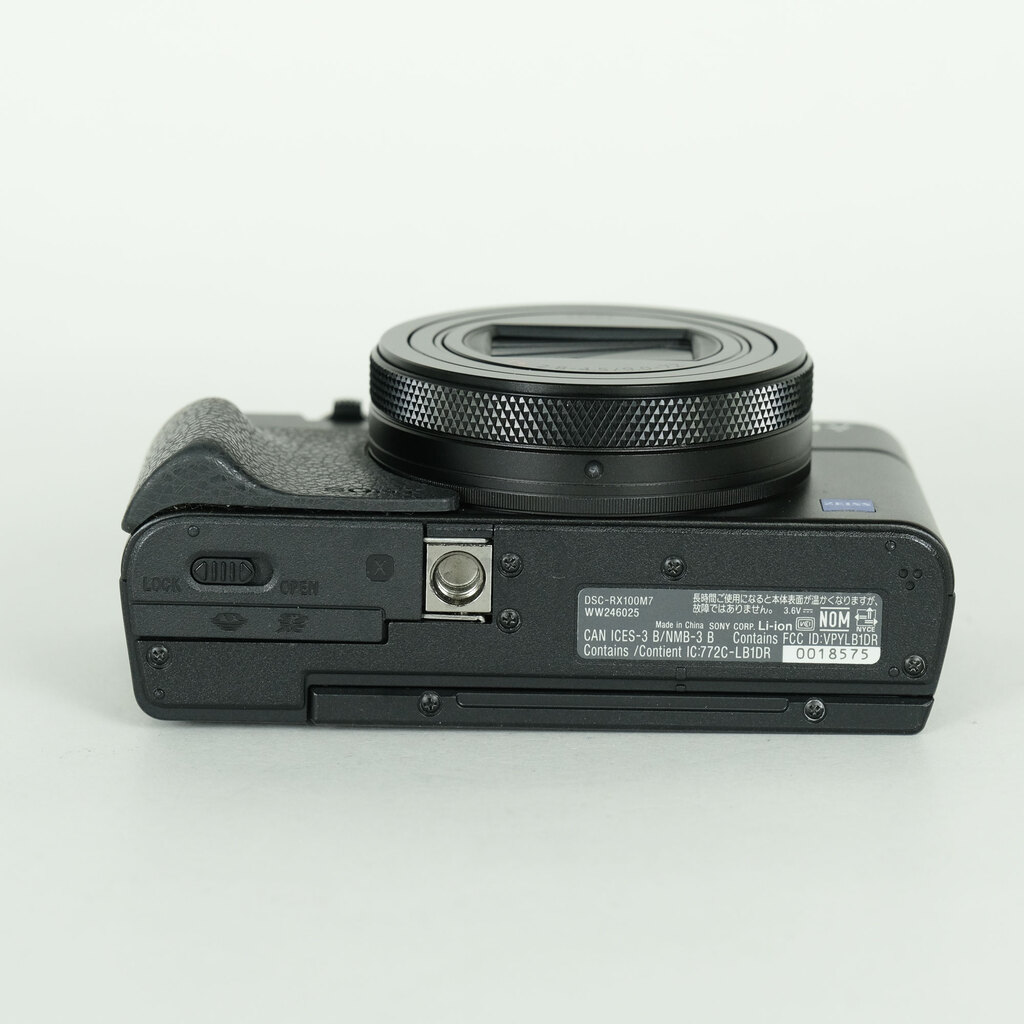 SONY Cyber-shot DSC-RX100M7 SONY Cyber-shot DSC-RX100M7