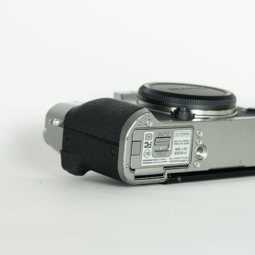FUJIFILM X-T30