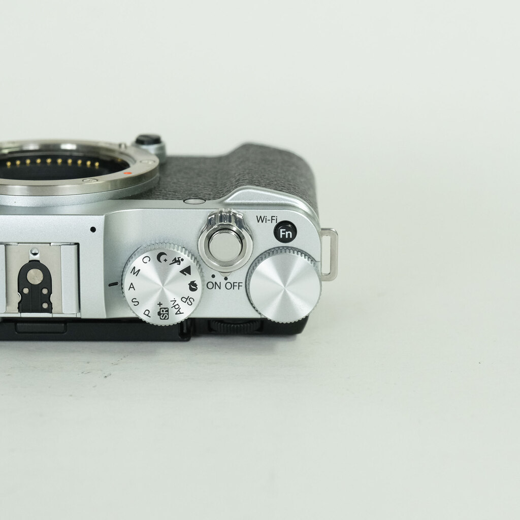 FUJIFILM X-A2 ボディ シルバー
