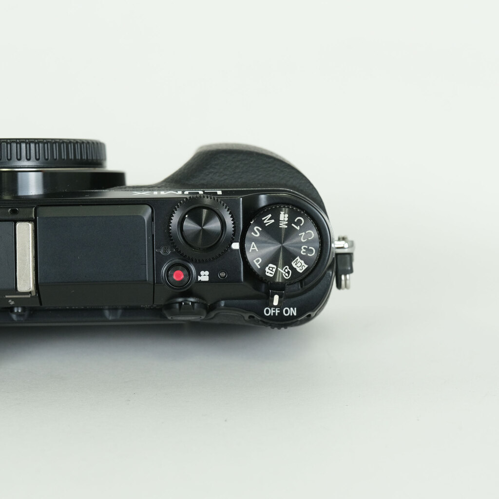 Panasonic LUMIX DMC-GX7-K ボディ ブラック