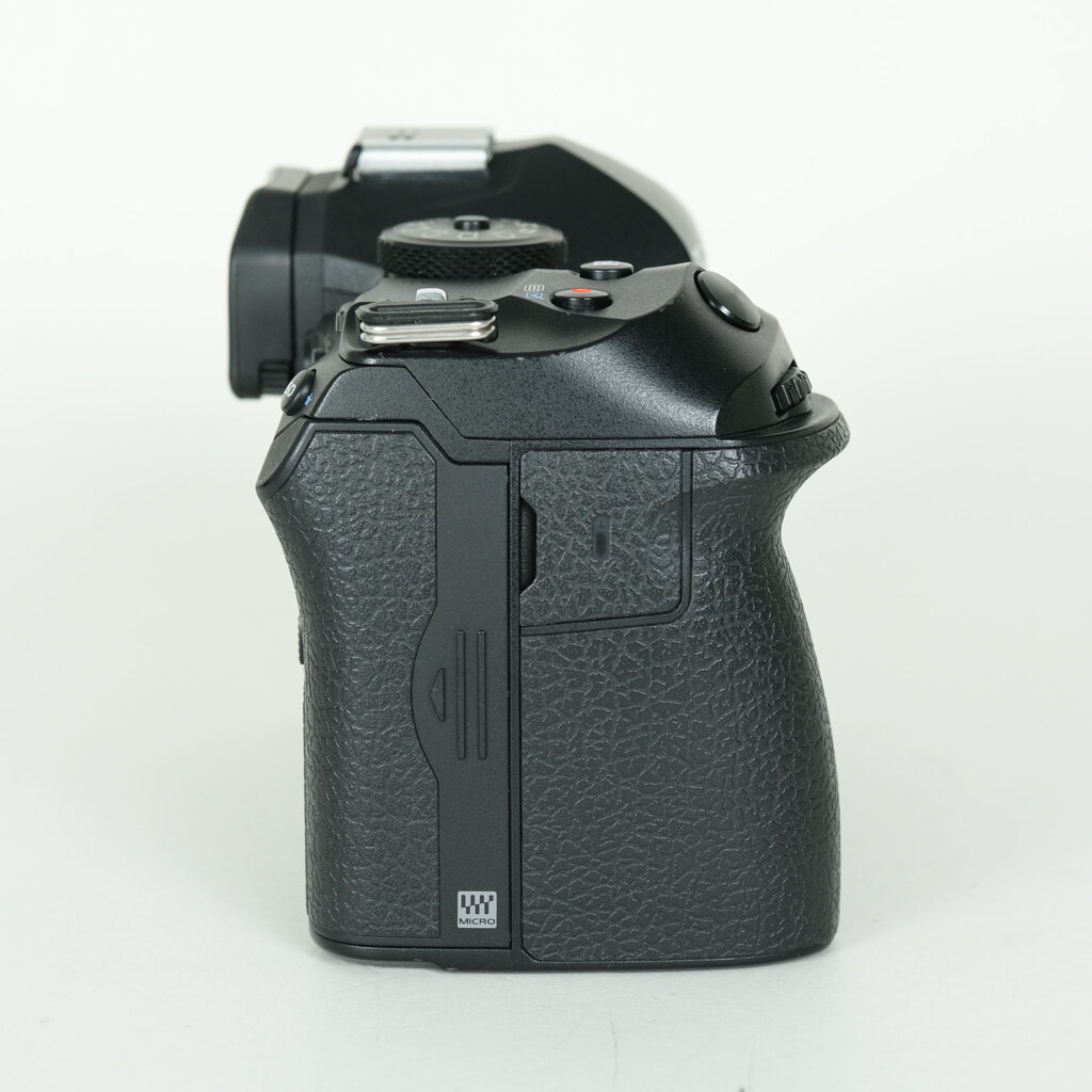 OM SYSTEM OM-1の出品 | ONE SCENE（ワンシーン）