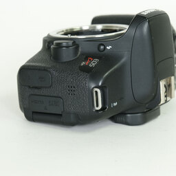 Canon EOS Kiss X8i