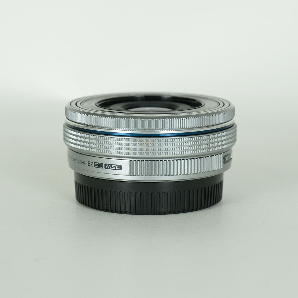 OLYMPUS M.ZUIKO DIGITAL ED 14-42mm F3.5-5.6 EZ シルバー